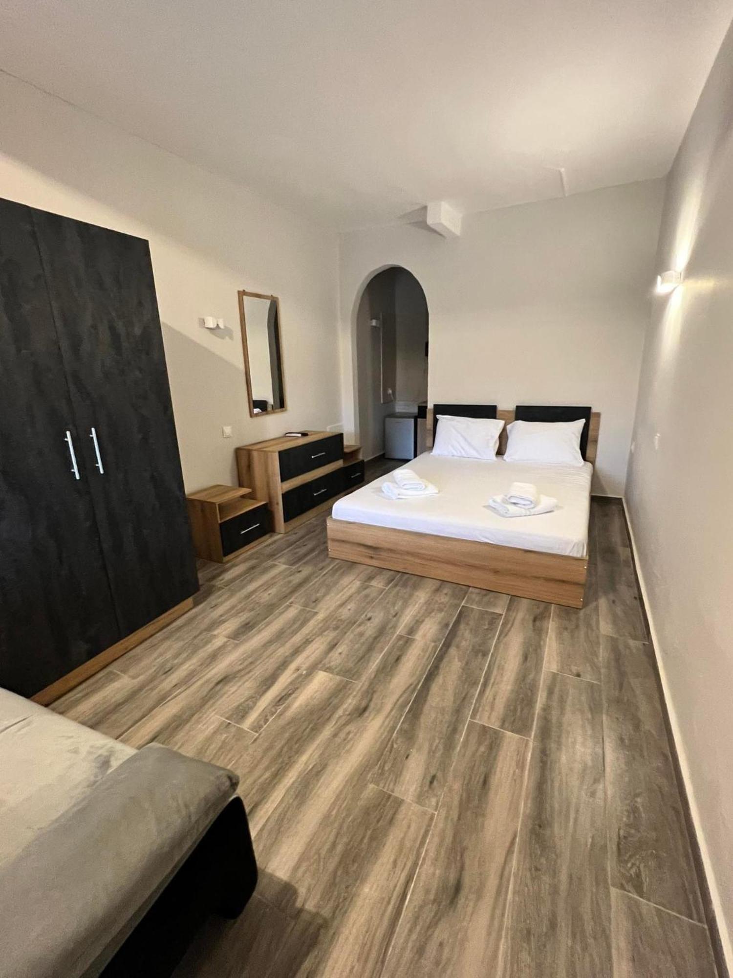 Medusa Rooms Kallithea  ภายนอก รูปภาพ