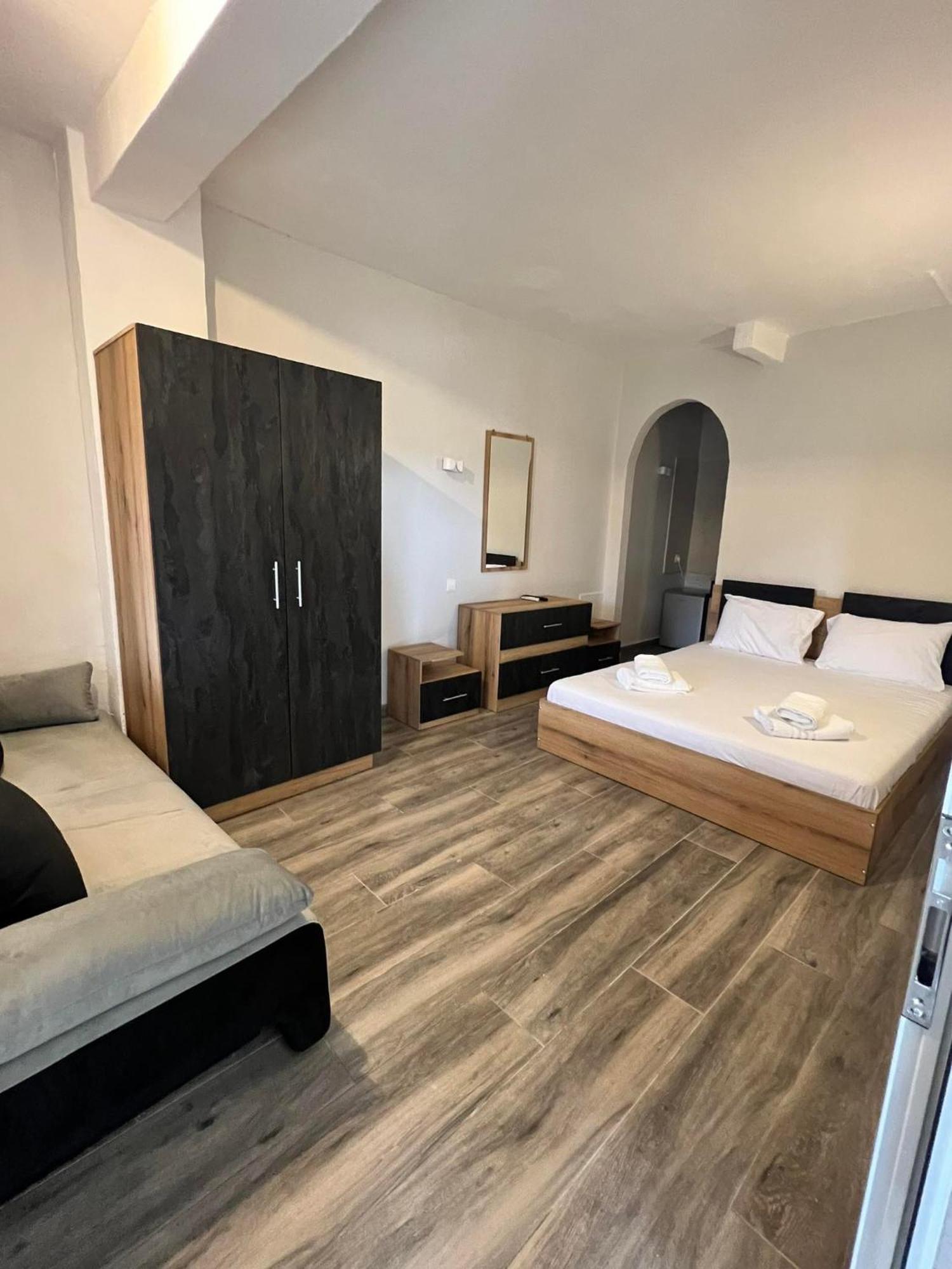 Medusa Rooms Kallithea  ภายนอก รูปภาพ