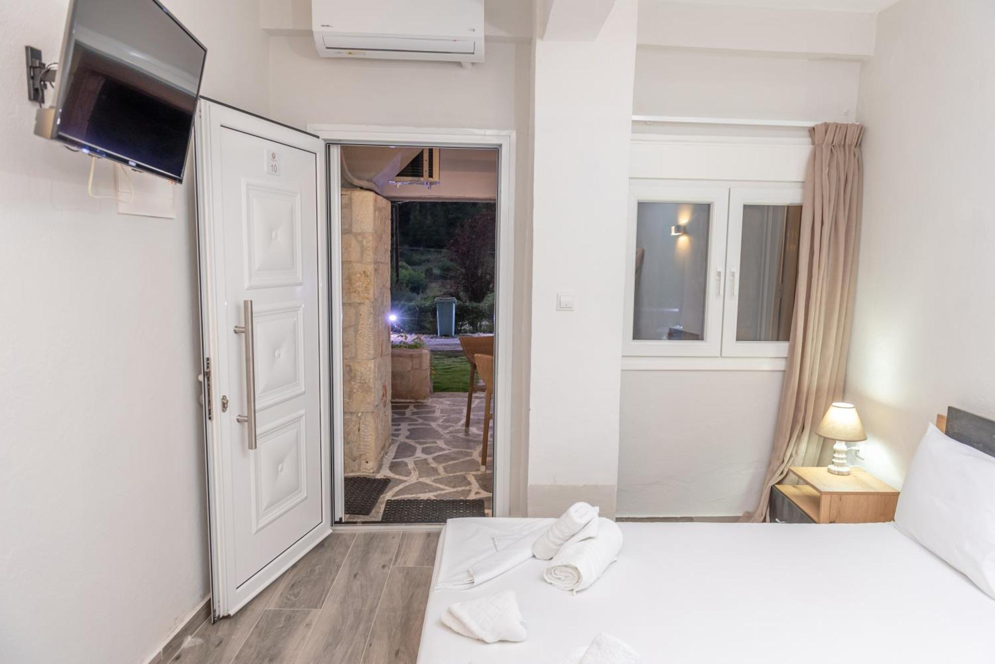 Medusa Rooms Kallithea  ภายนอก รูปภาพ