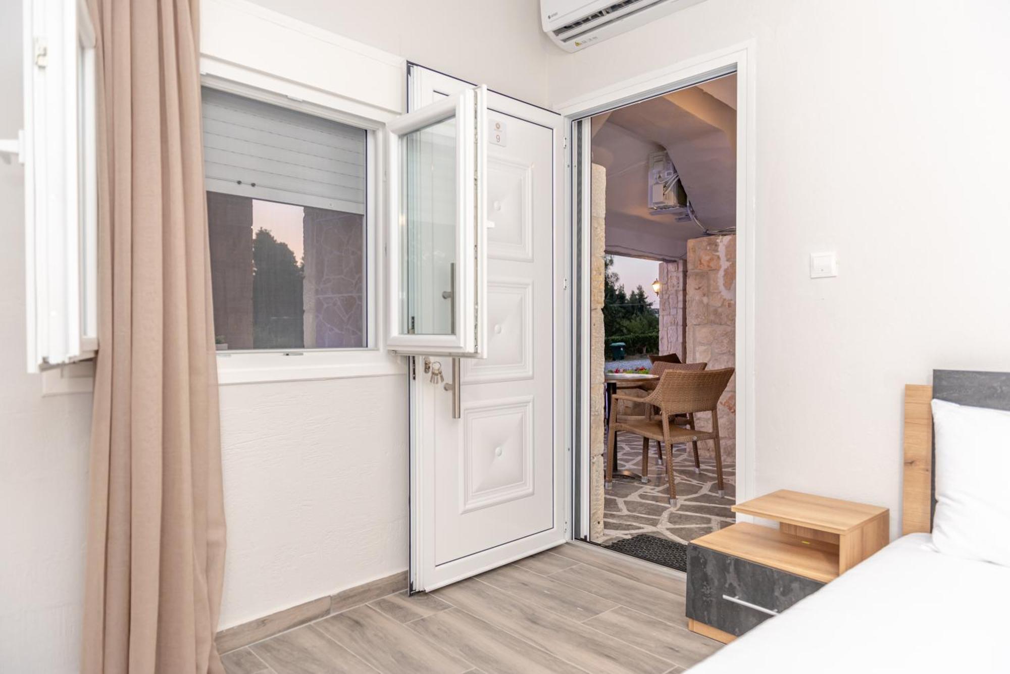 Medusa Rooms Kallithea  ภายนอก รูปภาพ