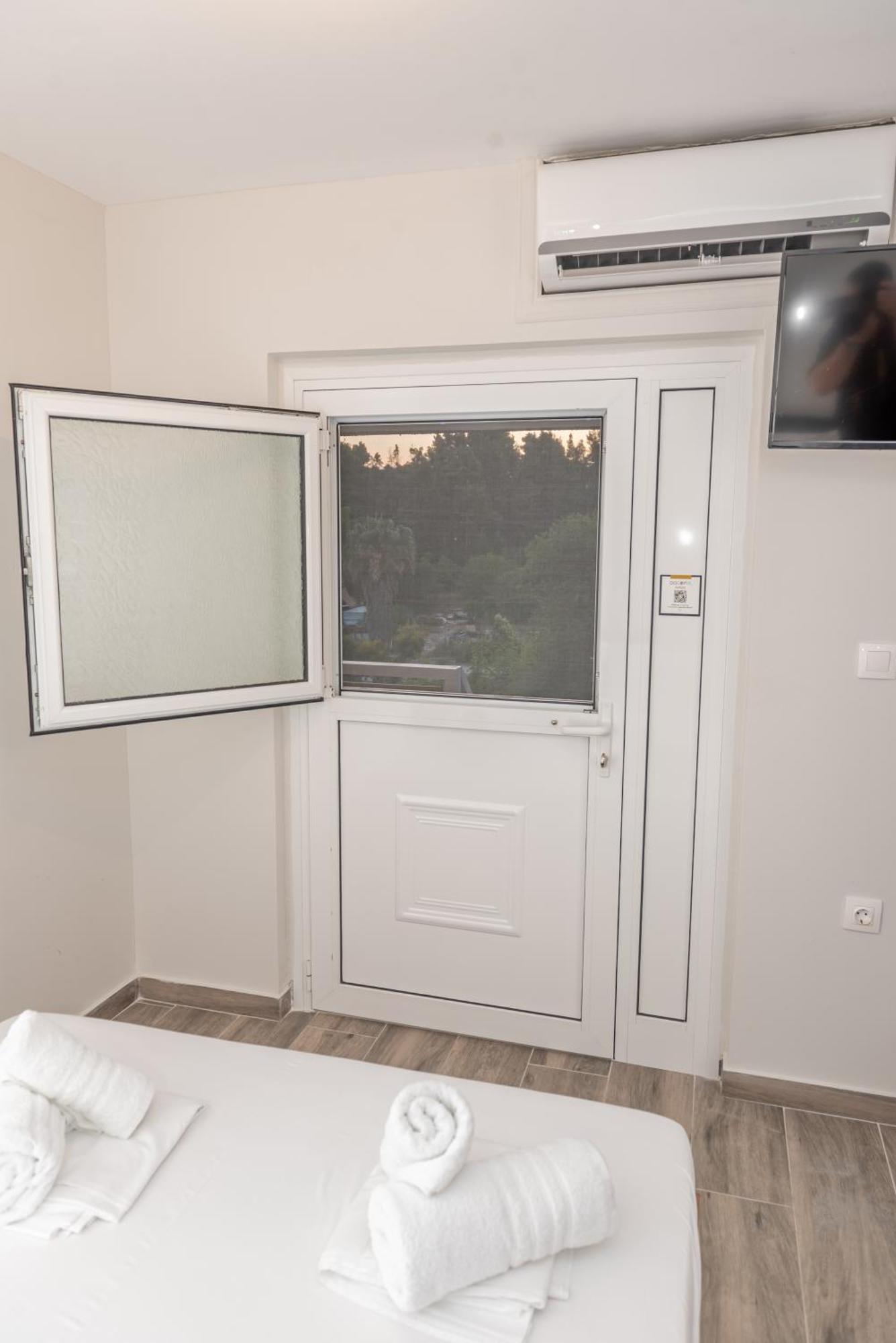 Medusa Rooms Kallithea  ภายนอก รูปภาพ
